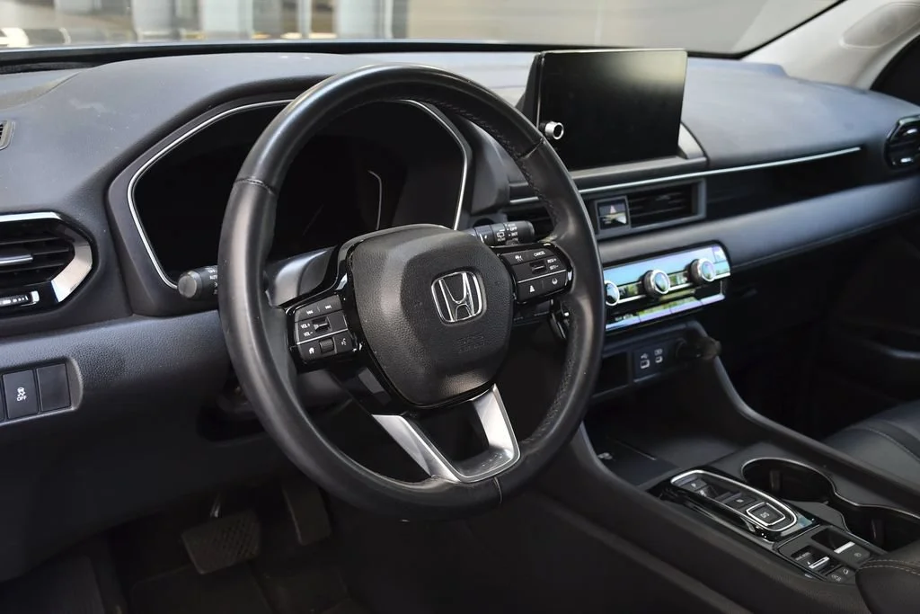 Used 2024 Modern Steel Metallic Honda EX-L 7 Passenger image 19