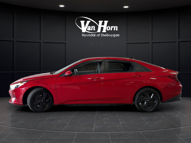 Used 2021 Calypso Red Hyundai SEL image 4