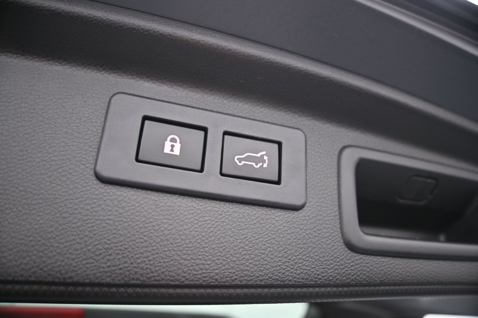 Used 2021 Magnetite Gray Metallic Subaru Premium image 16