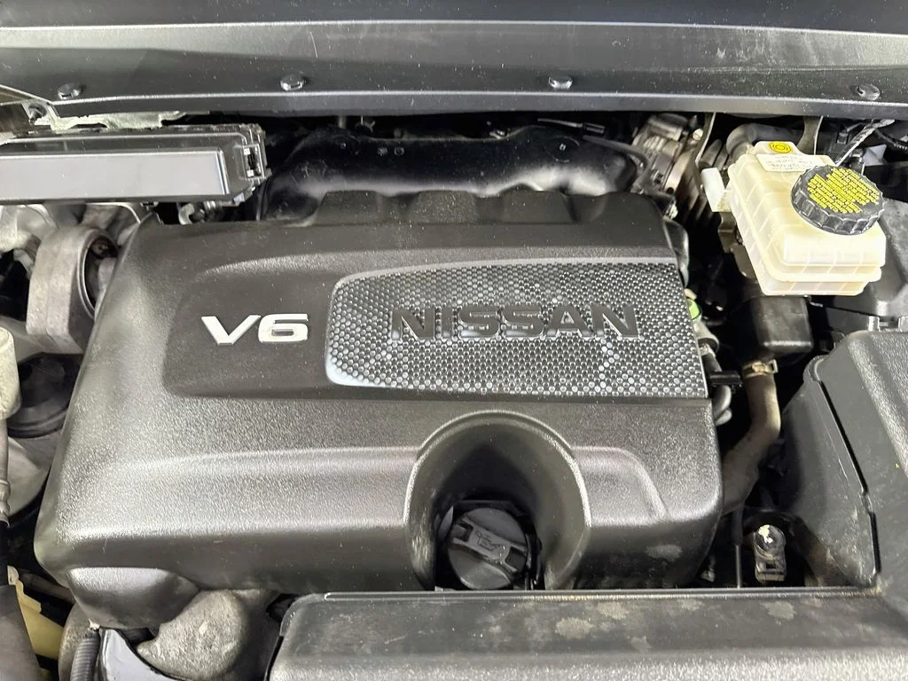 Used 2017 Pearl White Nissan Platinum image 43