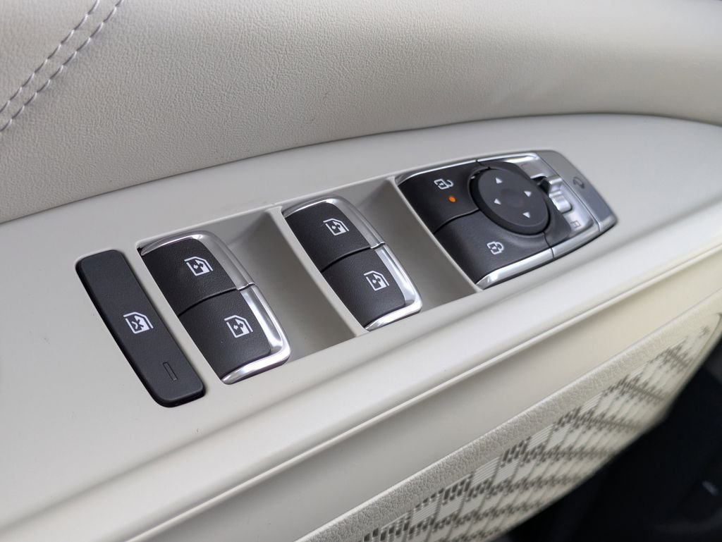 New 2026 Snow White Pearl Kia SX Prestige image 26
