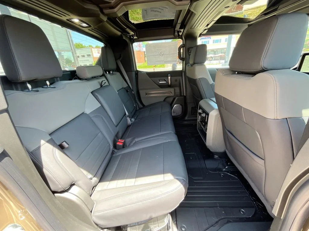 2025 GMC HUMMER EV 2X - Photo 42