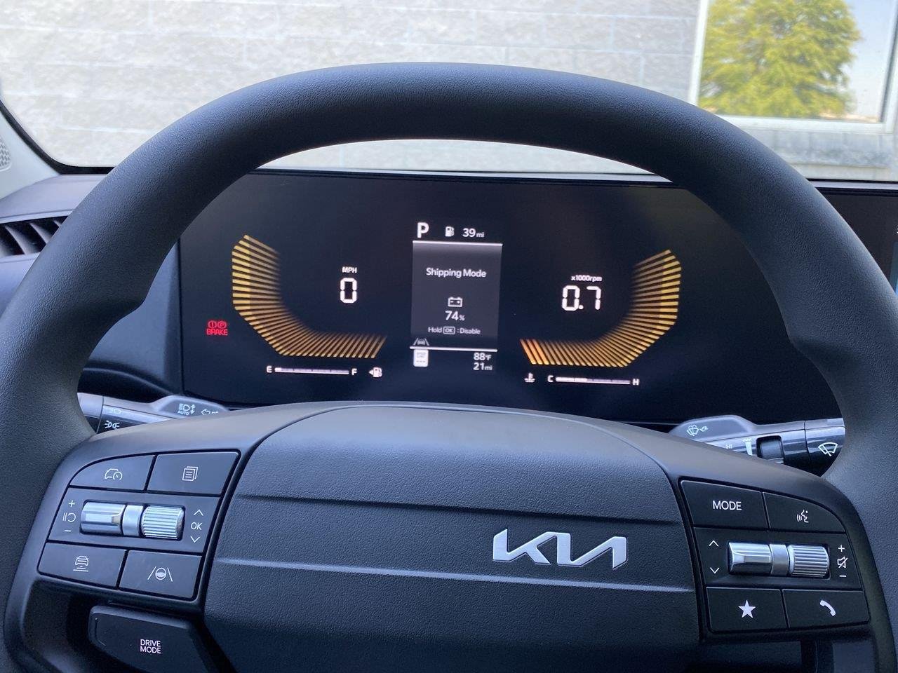 New 2026 Snow White Pearl Kia LXS image 33