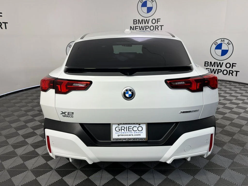 2025 BMW X2 28i - Photo 11
