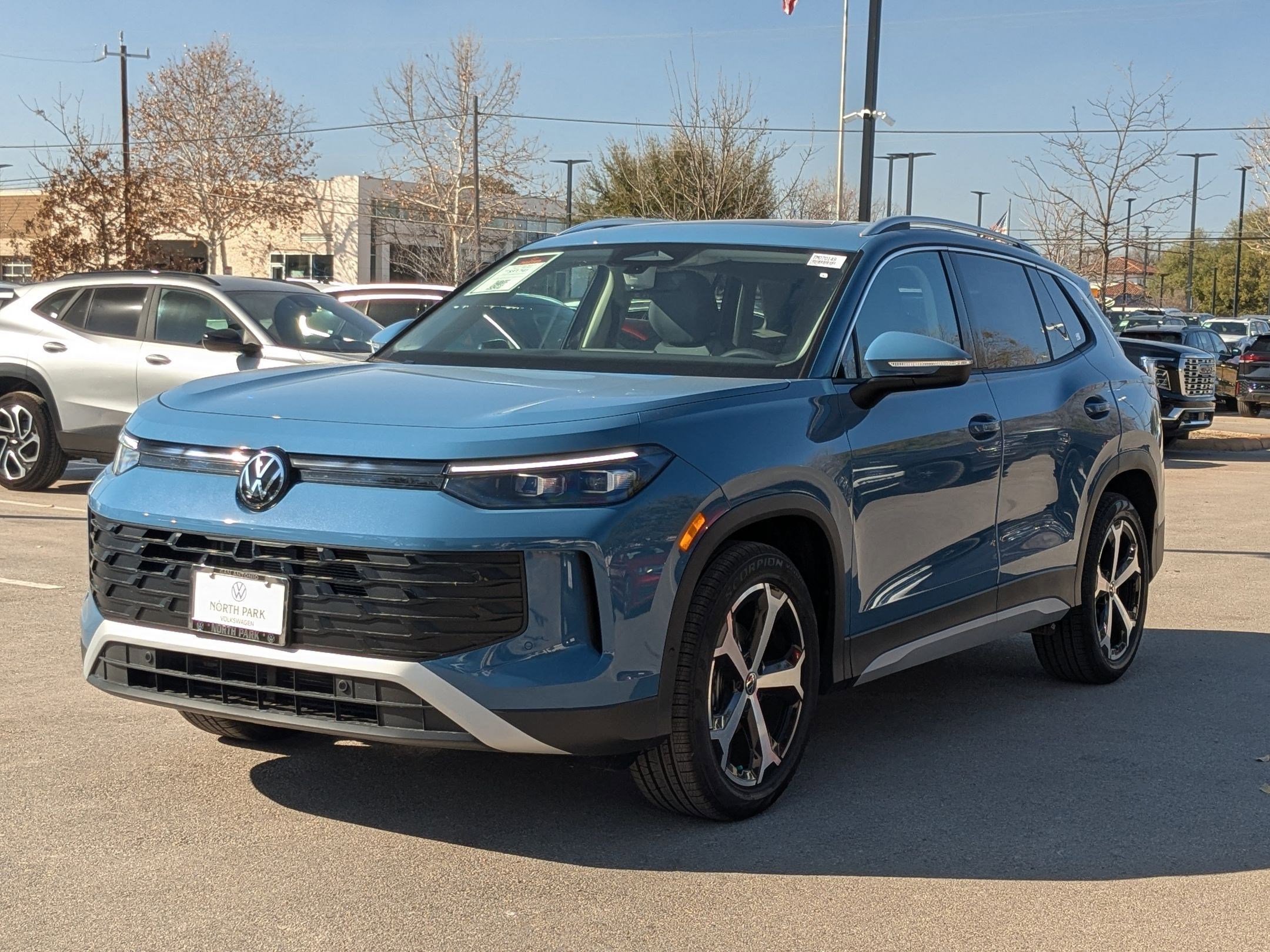 New 2026 Monterey Blue Pearl Volkswagen SE image 4