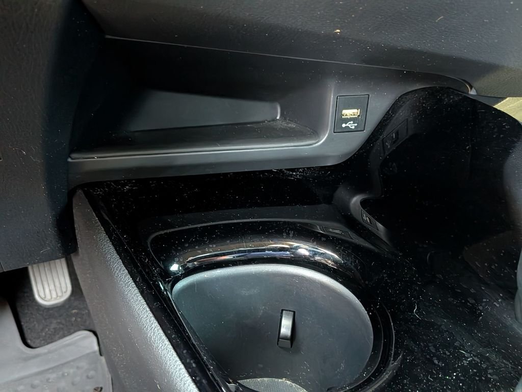 Used 2021 White Toyota XLE image 34