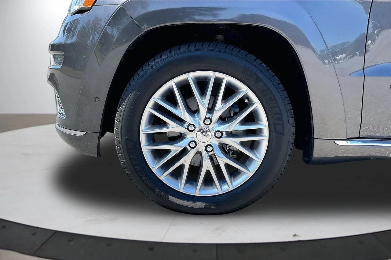 Certified Used 2017 Gray Jeep Summit image 35