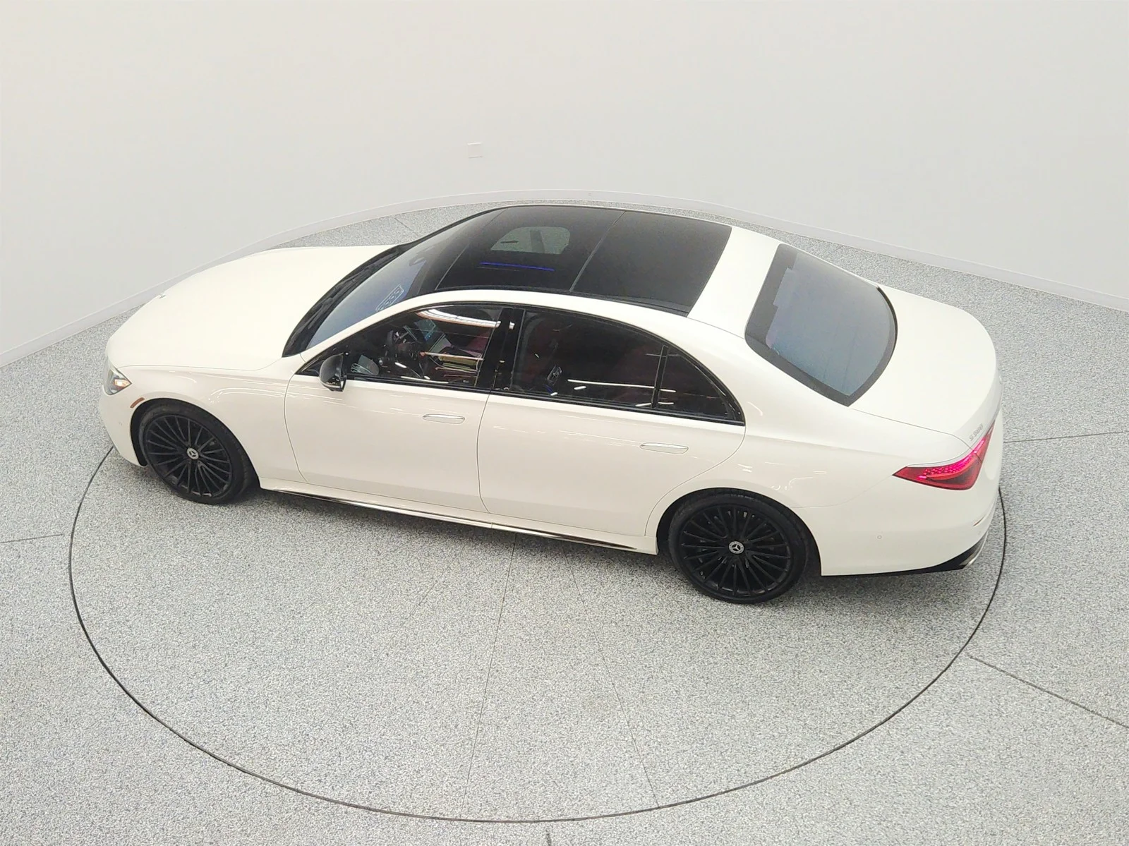 Certified Used 2023 MANUFAKTUR Diamond White Mercedes-Benz S 580 4MATIC® Sedan image 29