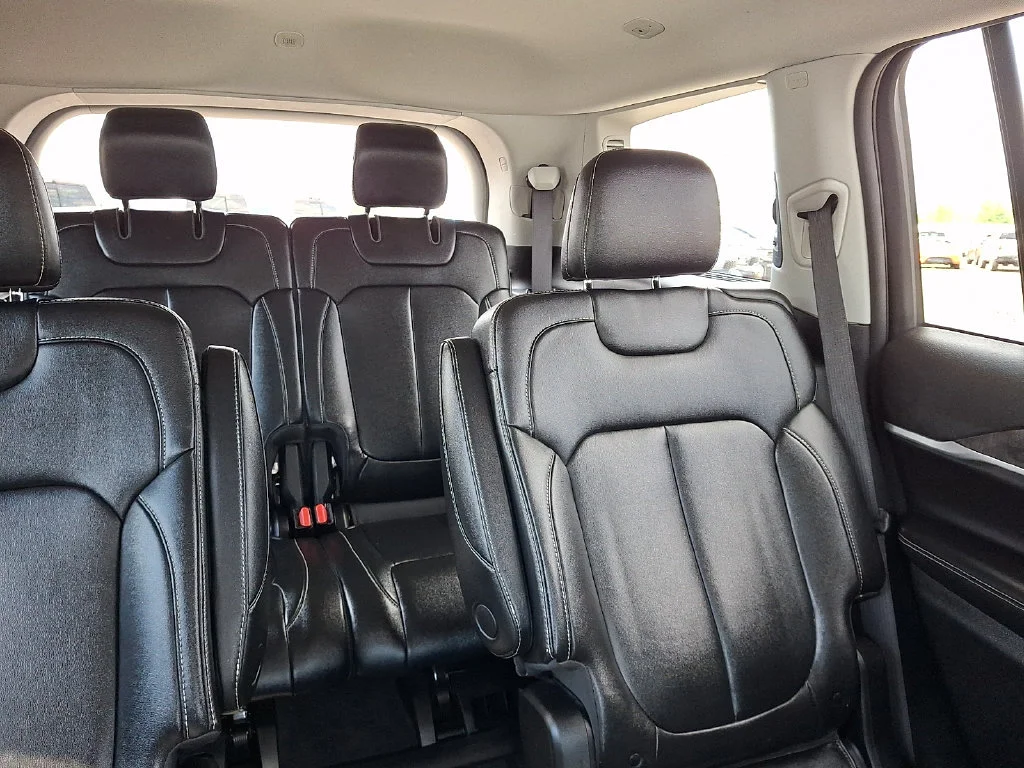 Used 2023 Bright White Clearcoat Jeep Limited image 21