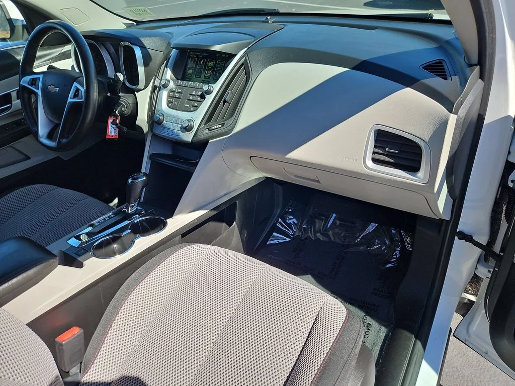 Used 2016 Iridescent Pearl Tricoat Chevrolet LT image 29