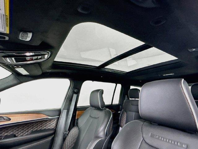 New 2027 High-Gloss Black Paint Jeep Summit image 23