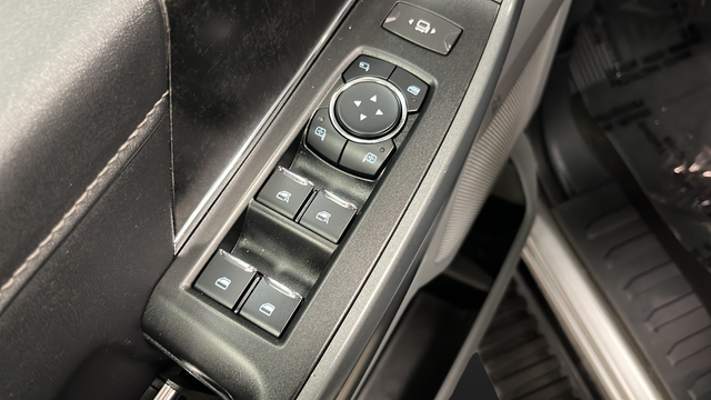 Used 2023 Iconic Silver Metallic Ford XLT image 20