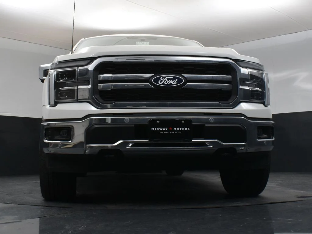 New 2025 White Ford Lariat image 30