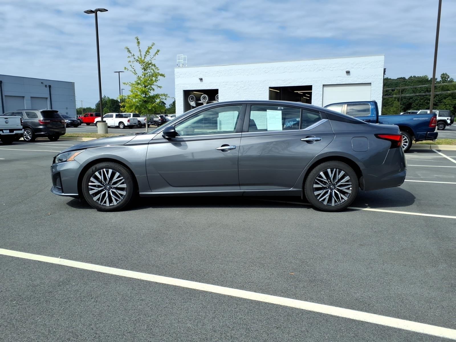 Used 2025 Gun Metallic Nissan SV image 3