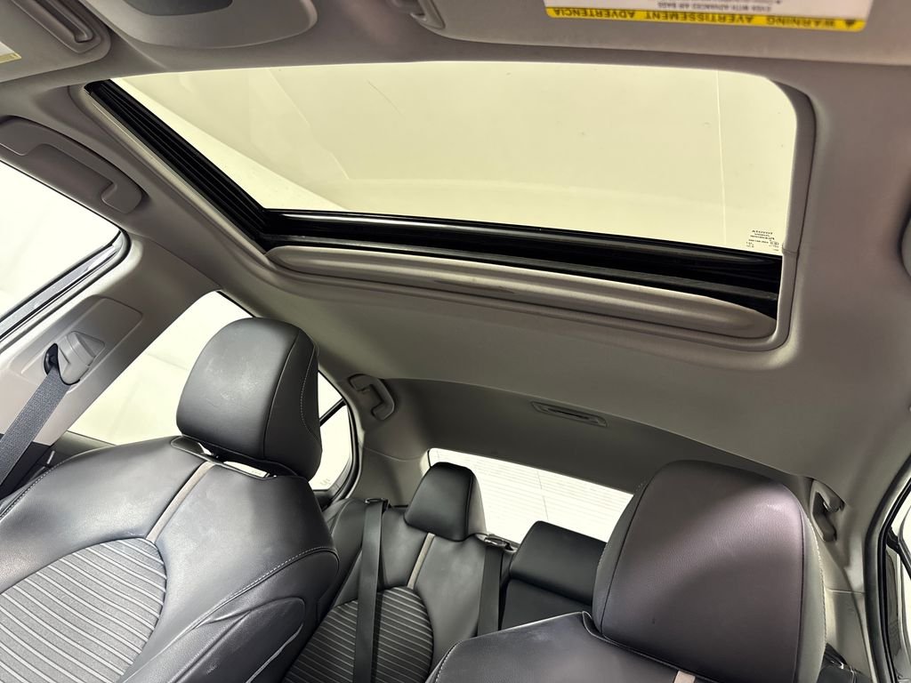 2020 Toyota Camry SE - Photo 20
