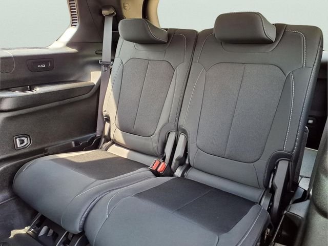 New 2026 Baltic Gray Metallic Clear-Coat Exterior Paint Jeep Laredo X image 14