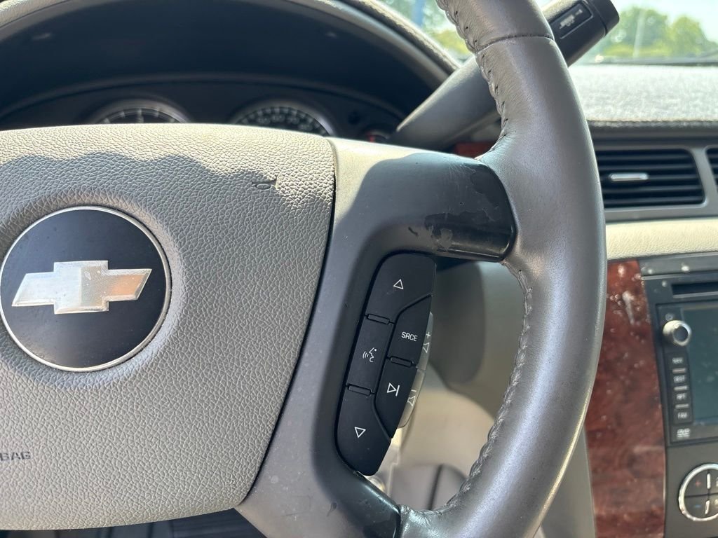 Used 2008 Silver Chevrolet LTZ image 21