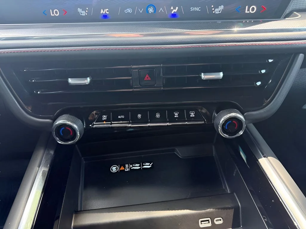 Used 2025  Chevrolet RST image 24