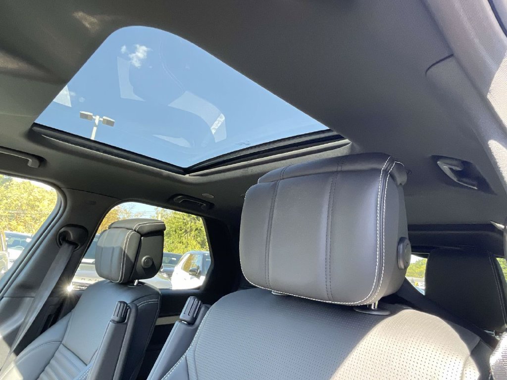 New 2026 Sedona Red Land Rover  image 11