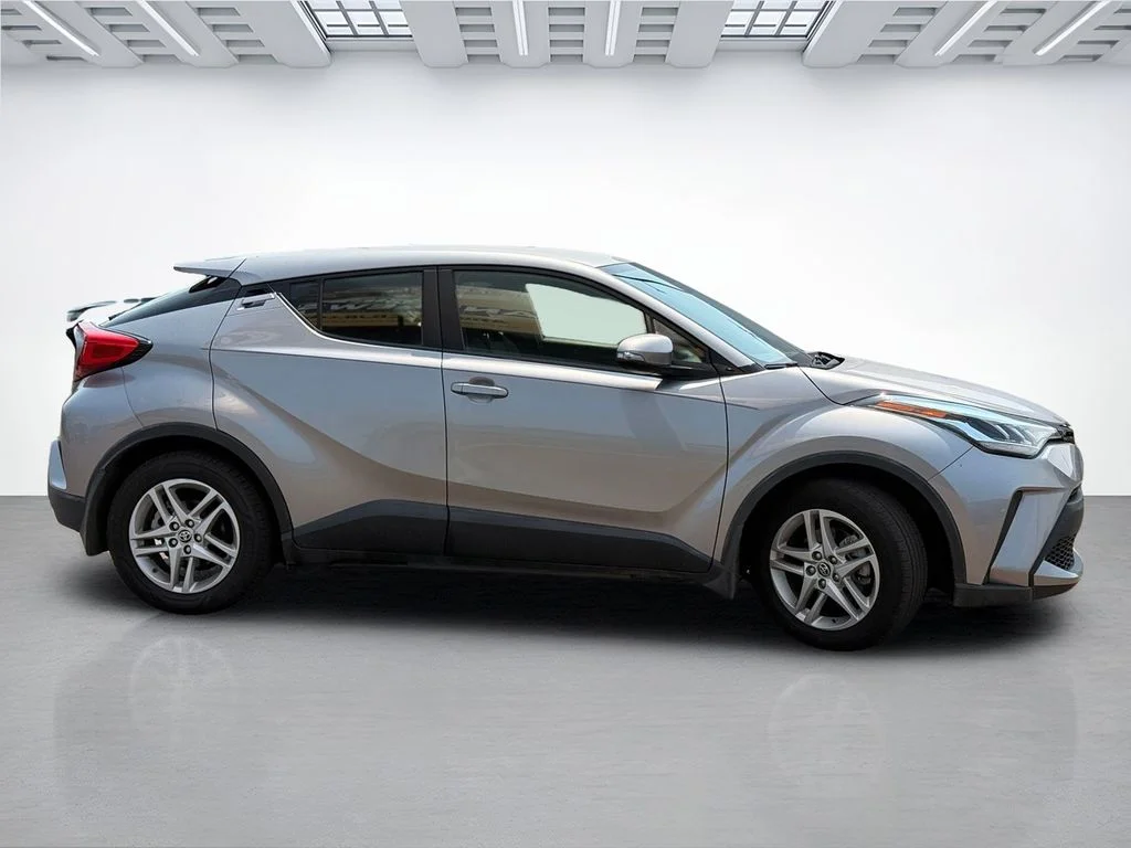Used 2020 Silver Knockout Metallic Toyota LE image 4