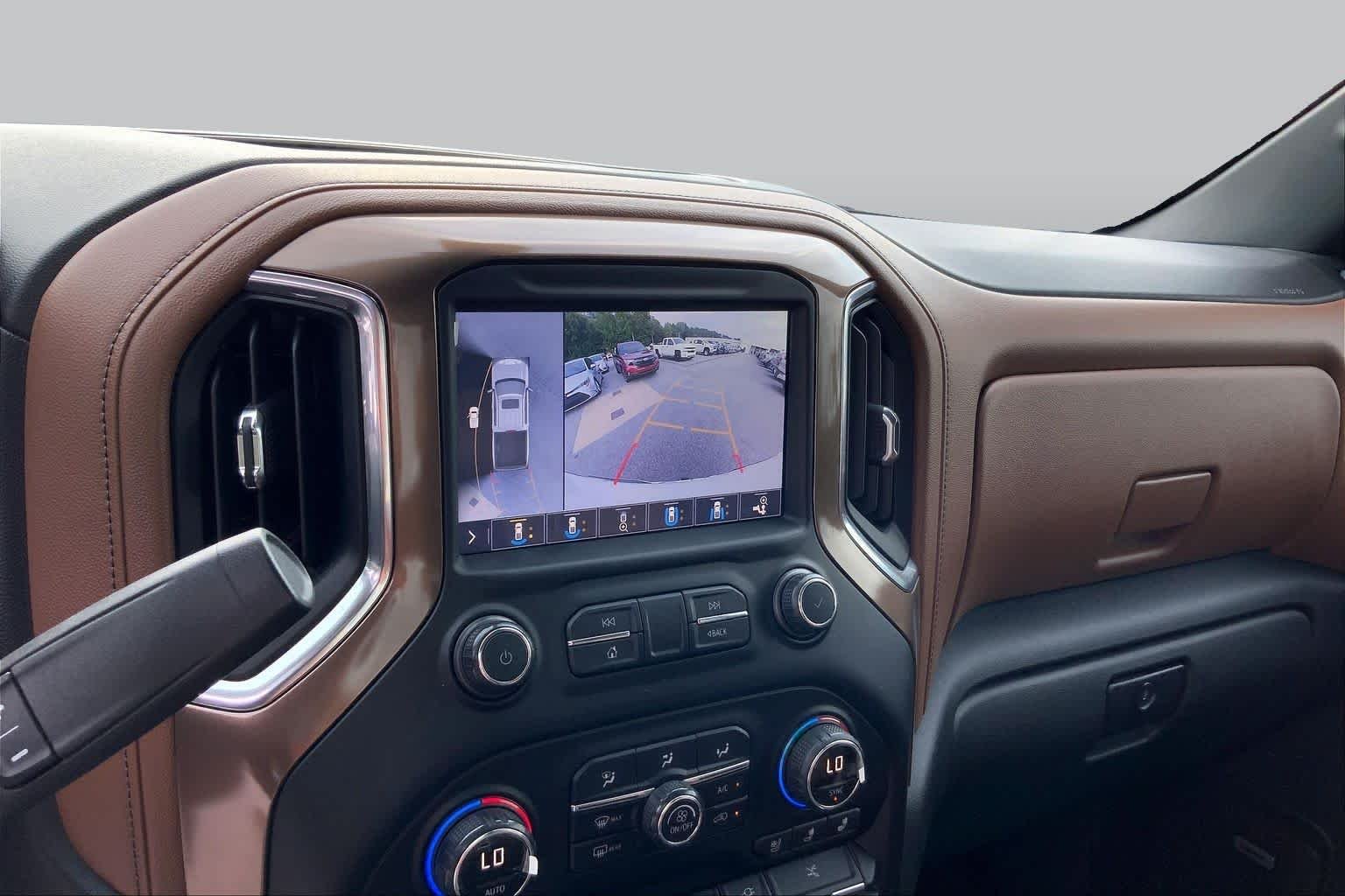 Used 2019 Iridescent Pearl Tricoat Chevrolet High Country image 26