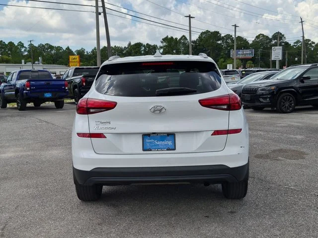 Used 2021 White Hyundai Value image 4