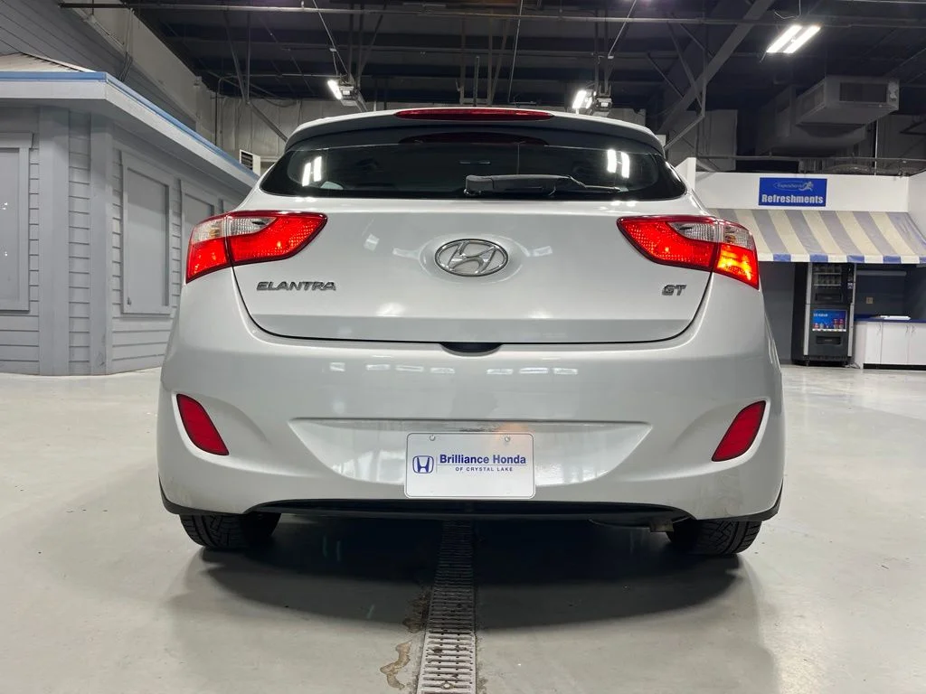 Used 2016 Silver Hyundai Base image 6