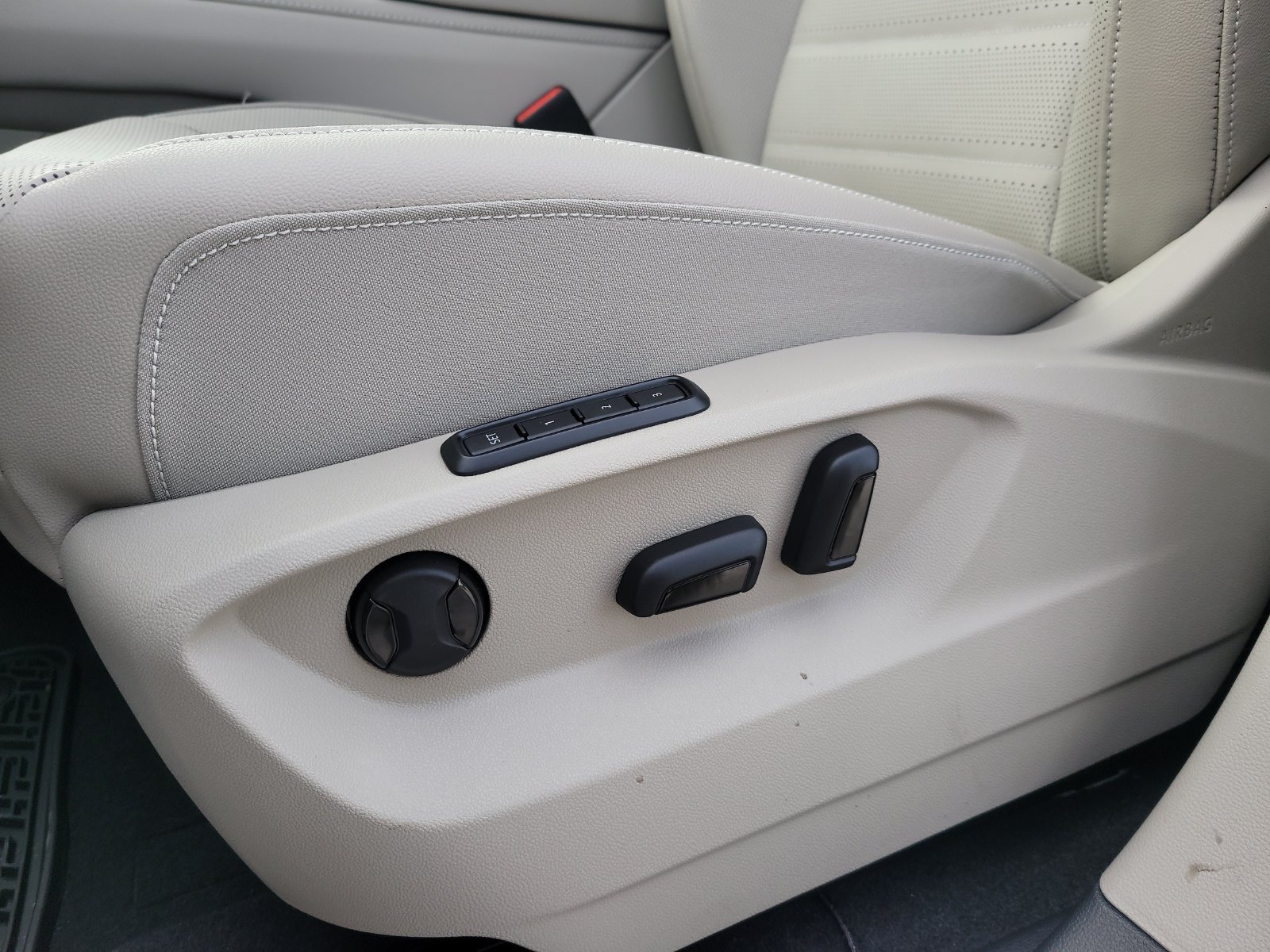 2026 Volkswagen Atlas SEL - Photo 20