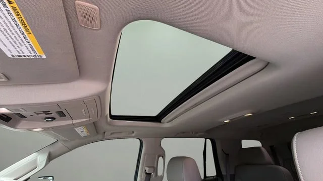 Used 2019 SUMMIT WHITE Chevrolet Premier image 19