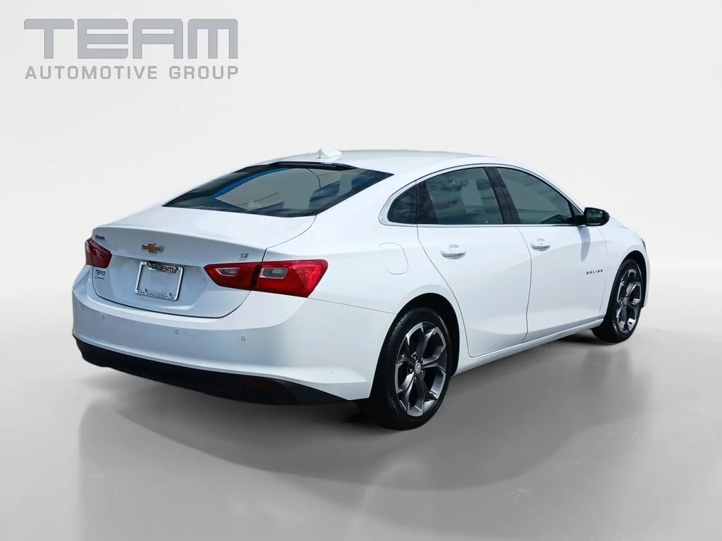 Used 2024 Summit White Chevrolet 1LT image 7