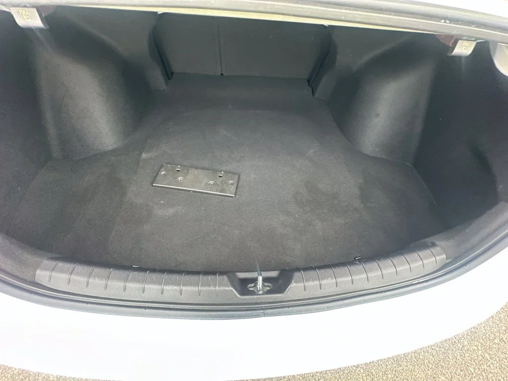 Used 2023 White Kia GT-Line image 29
