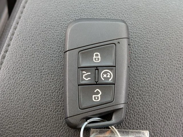 Used 2018 Blue Volkswagen 2.0T SEL image 37