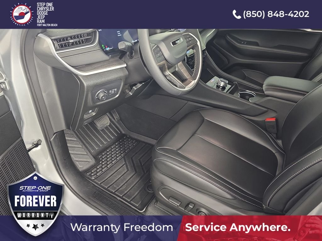 Used 2025 Silver Jeep Limited image 10