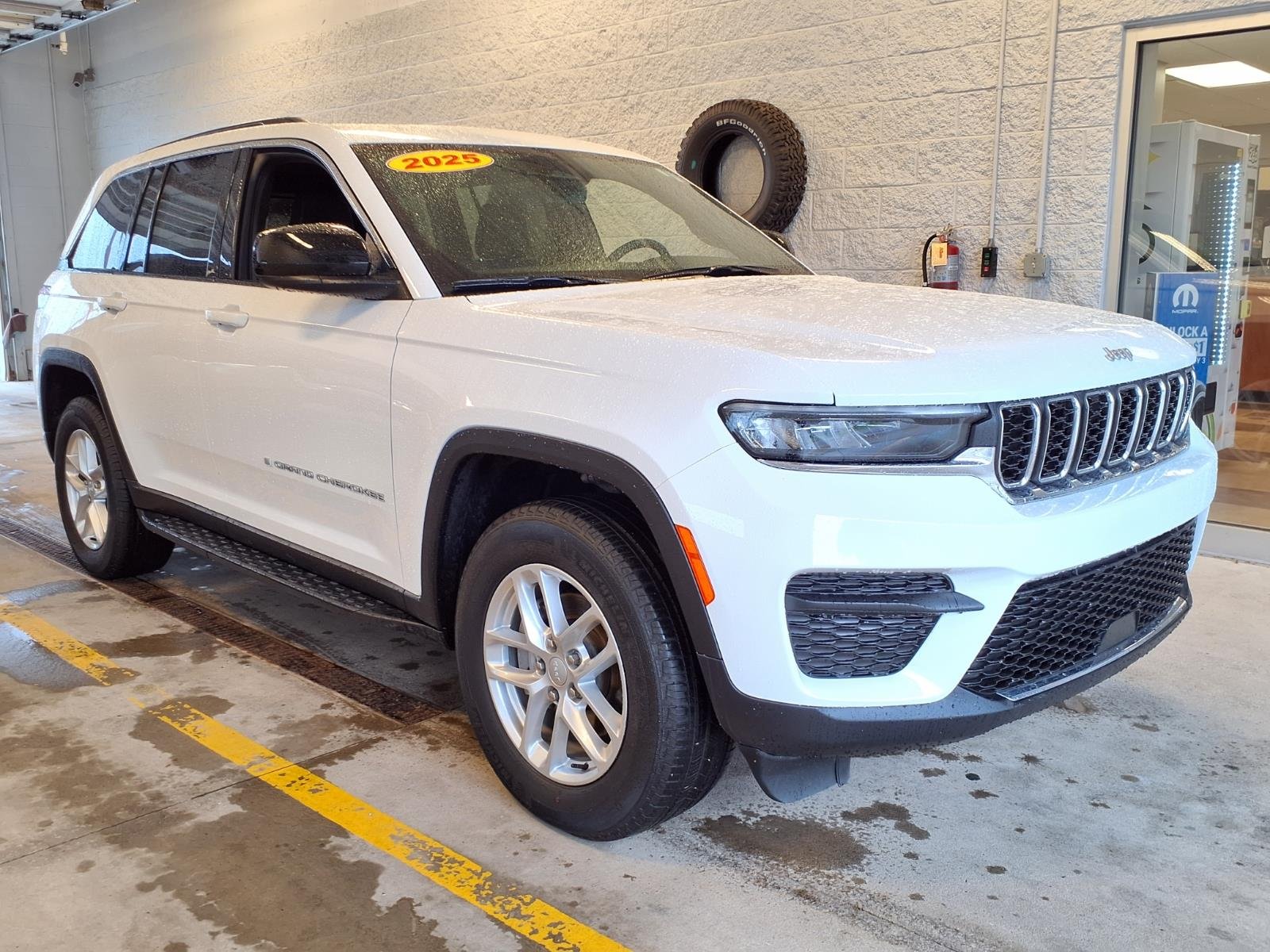 Certified Used 2025 Bright White Clear Coat Jeep Laredo X image 2