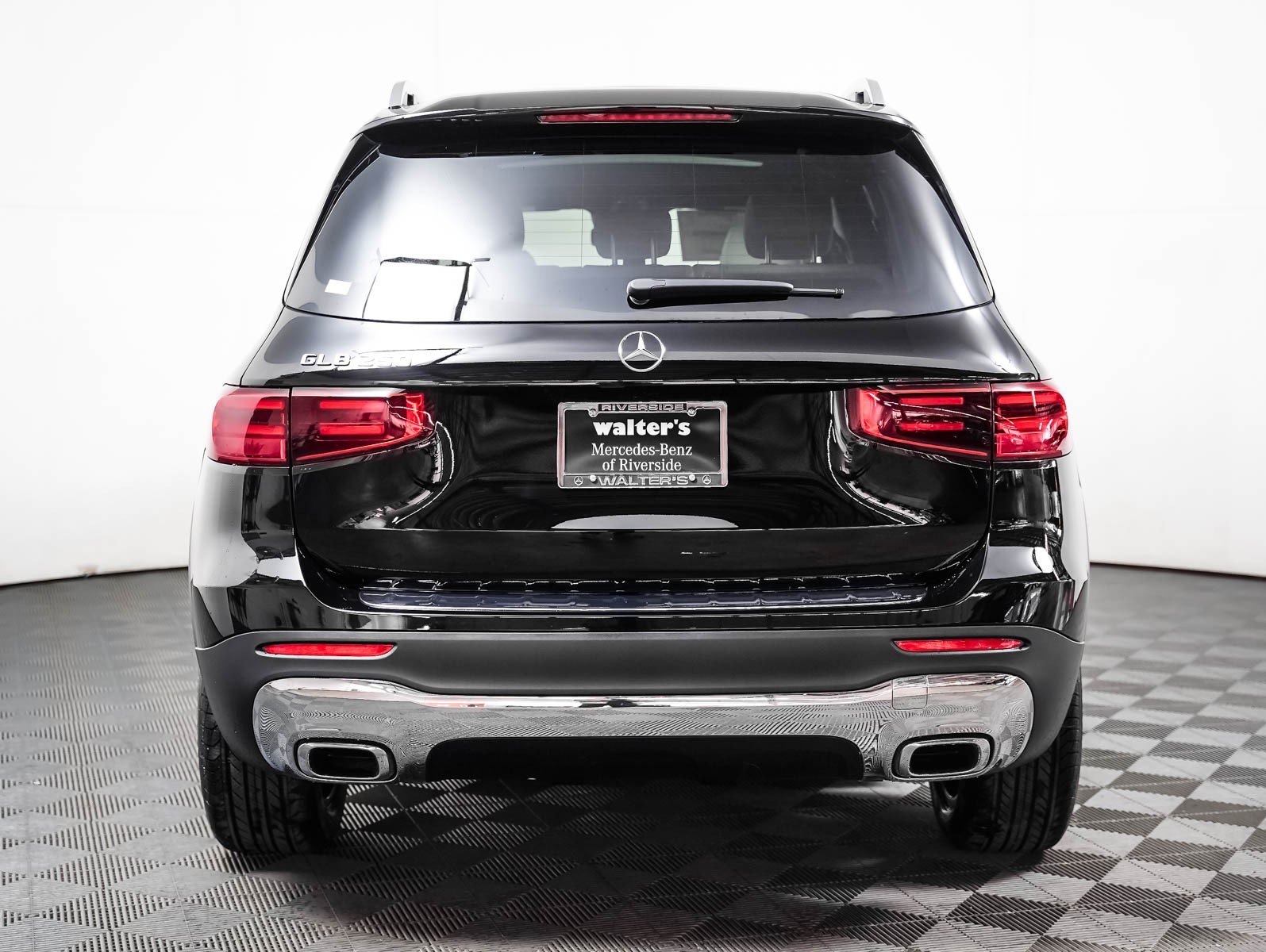New 2026 Night Black Mercedes-Benz GLB 250 image 10
