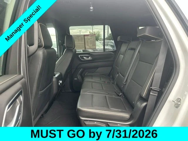 Used 2023 White GMC SLT image 27