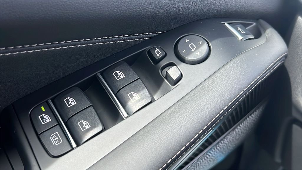 New 2027 Brooklyn Grey Metallic BMW M60i image 20