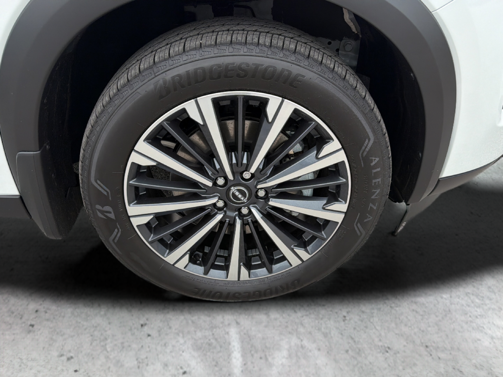 New 2026 White Nissan Platinum image 40