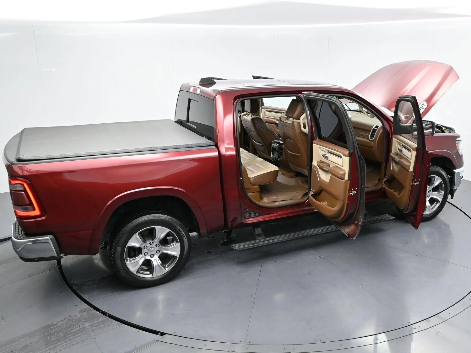 Used 2020 Delmonico Red Pearlcoat Ram Laramie image 38