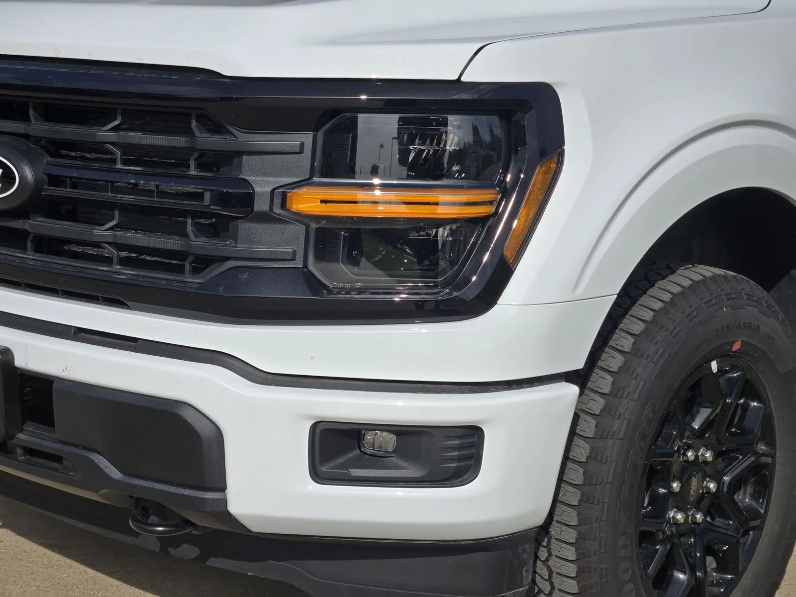 New 2026 Oxford White Ford XLT image 5