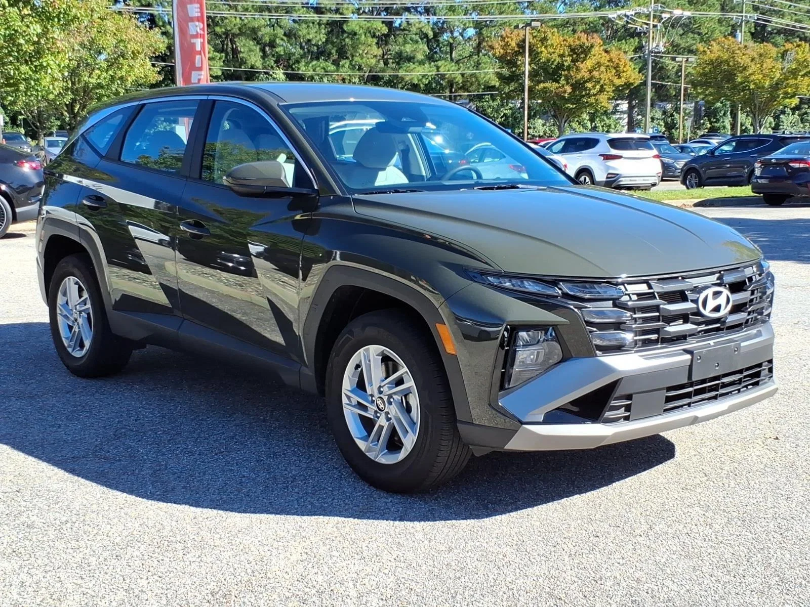 Certified Used 2025 Rockwood Green Hyundai SE image 5