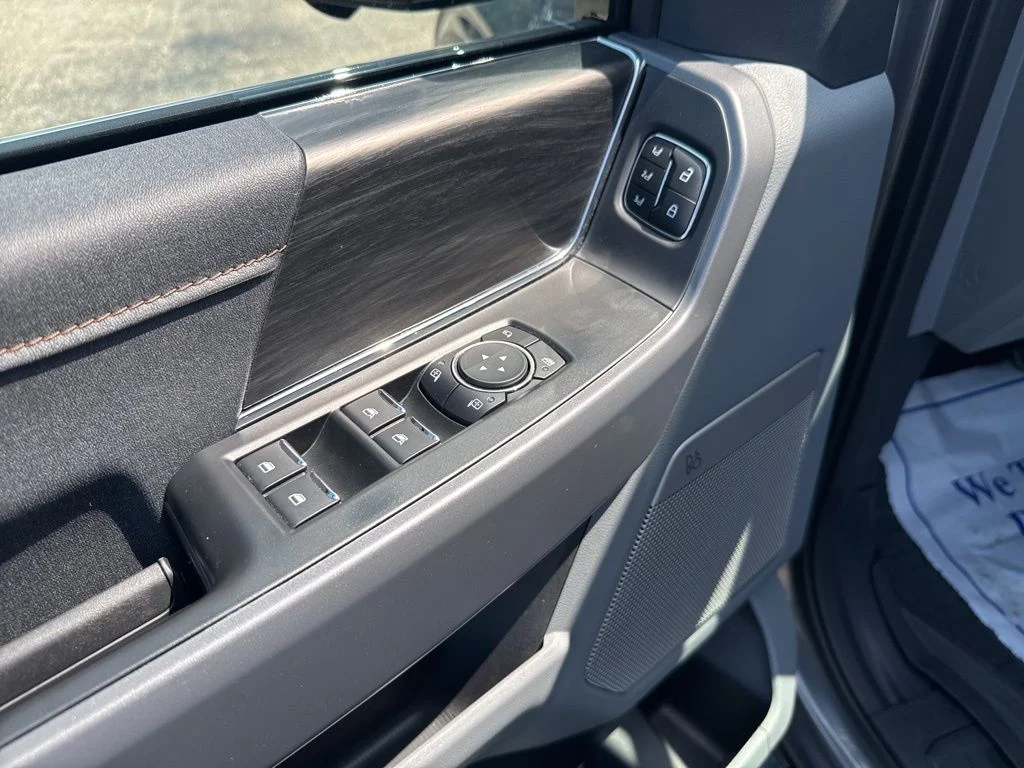 Used 2025 Gray Ford Lariat image 33