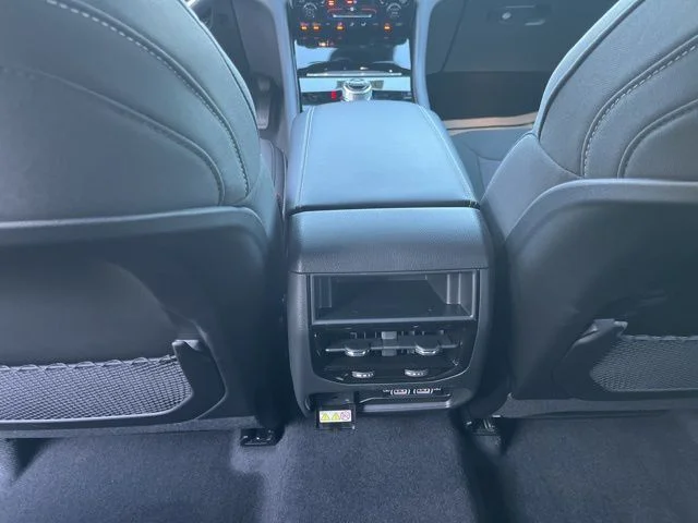 New 2026 Bright White Clear-Coat Exterior Paint Jeep Laredo X image 14