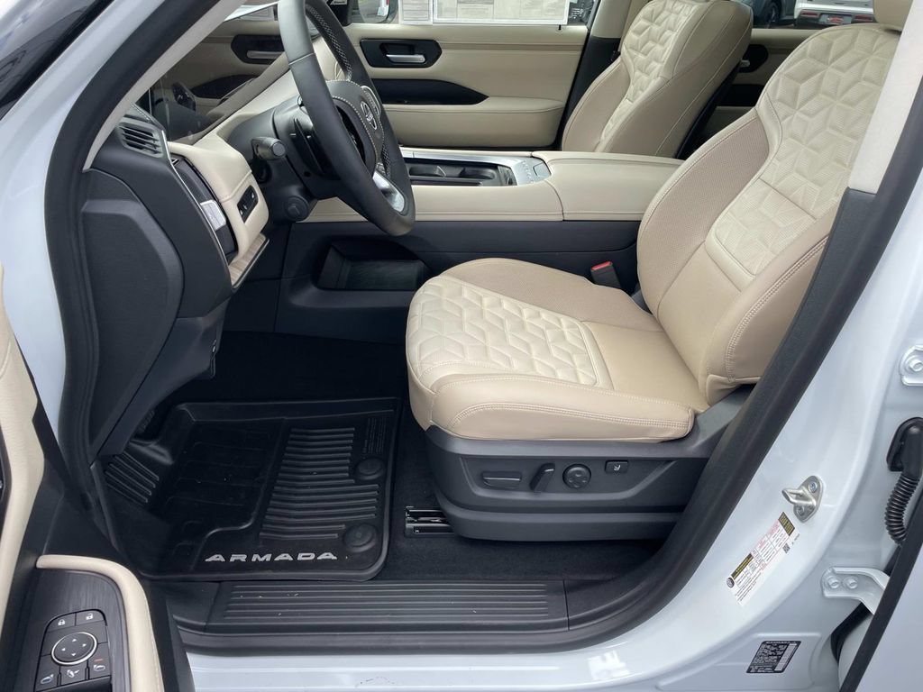 New 2026 Everest White TriCoat / Super Black Two-tone Nissan Platinum Reserve image 22