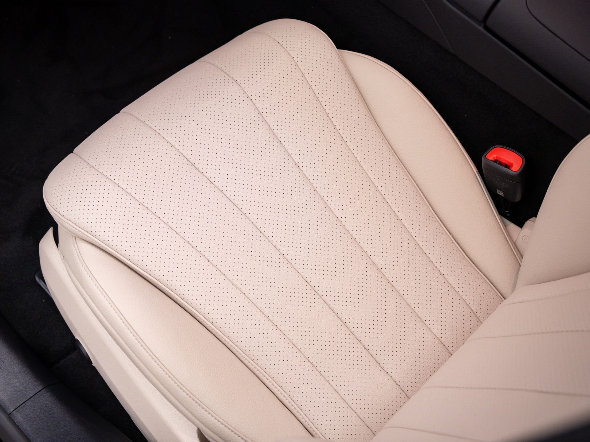New 2027 Black Mercedes-Benz E 450 image 16