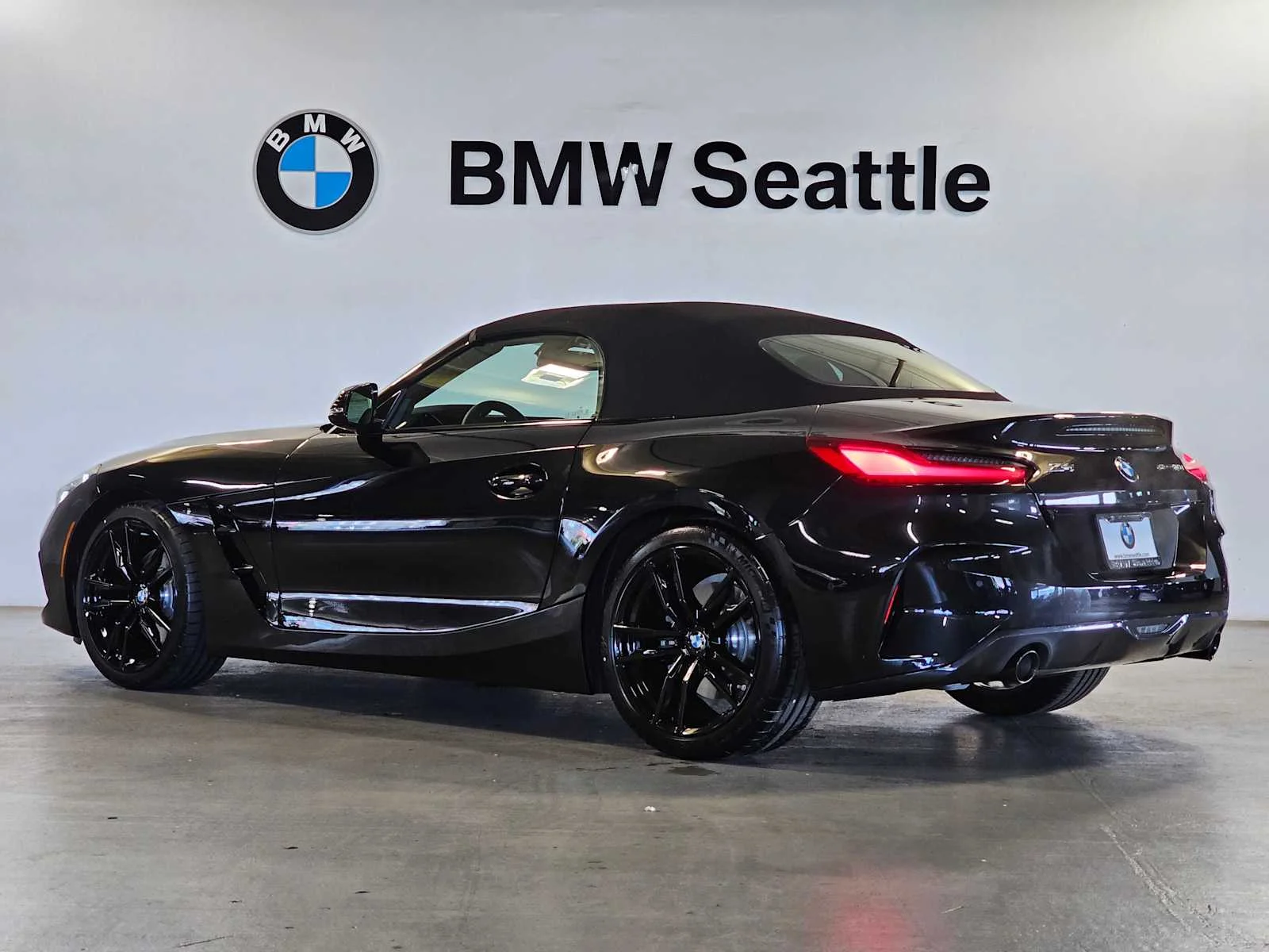 New 2026 Black Sapphire Metallic BMW sDrive30i image 4