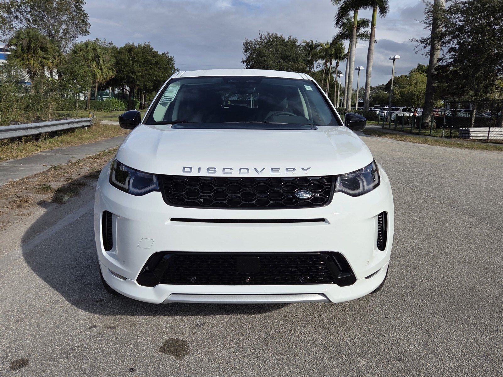Used 2025 Fuji White Land Rover P250 S image 8