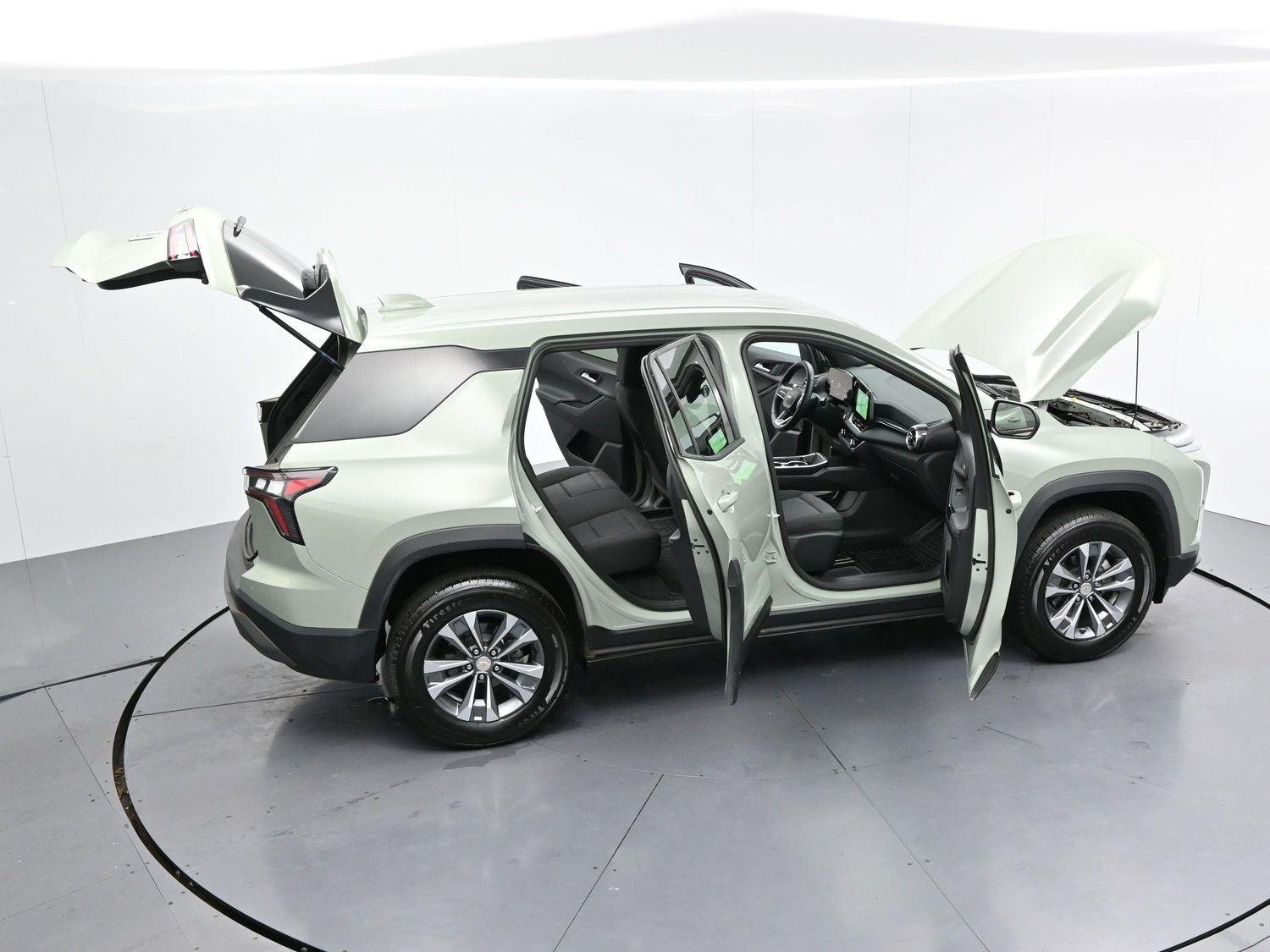 Used 2025 Cacti Green Chevrolet LT image 37