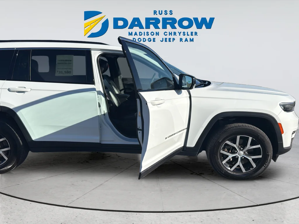 Certified Used 2024 White Jeep Limited image 9