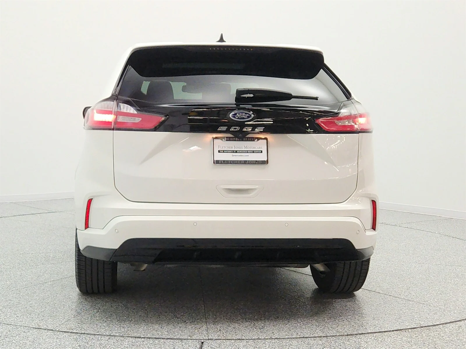 Used 2022 Star White Metallic Tri-Coat Ford ST-Line AWD image 6